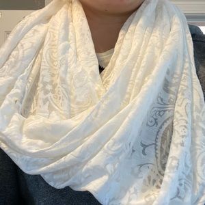 Set of two white scarves